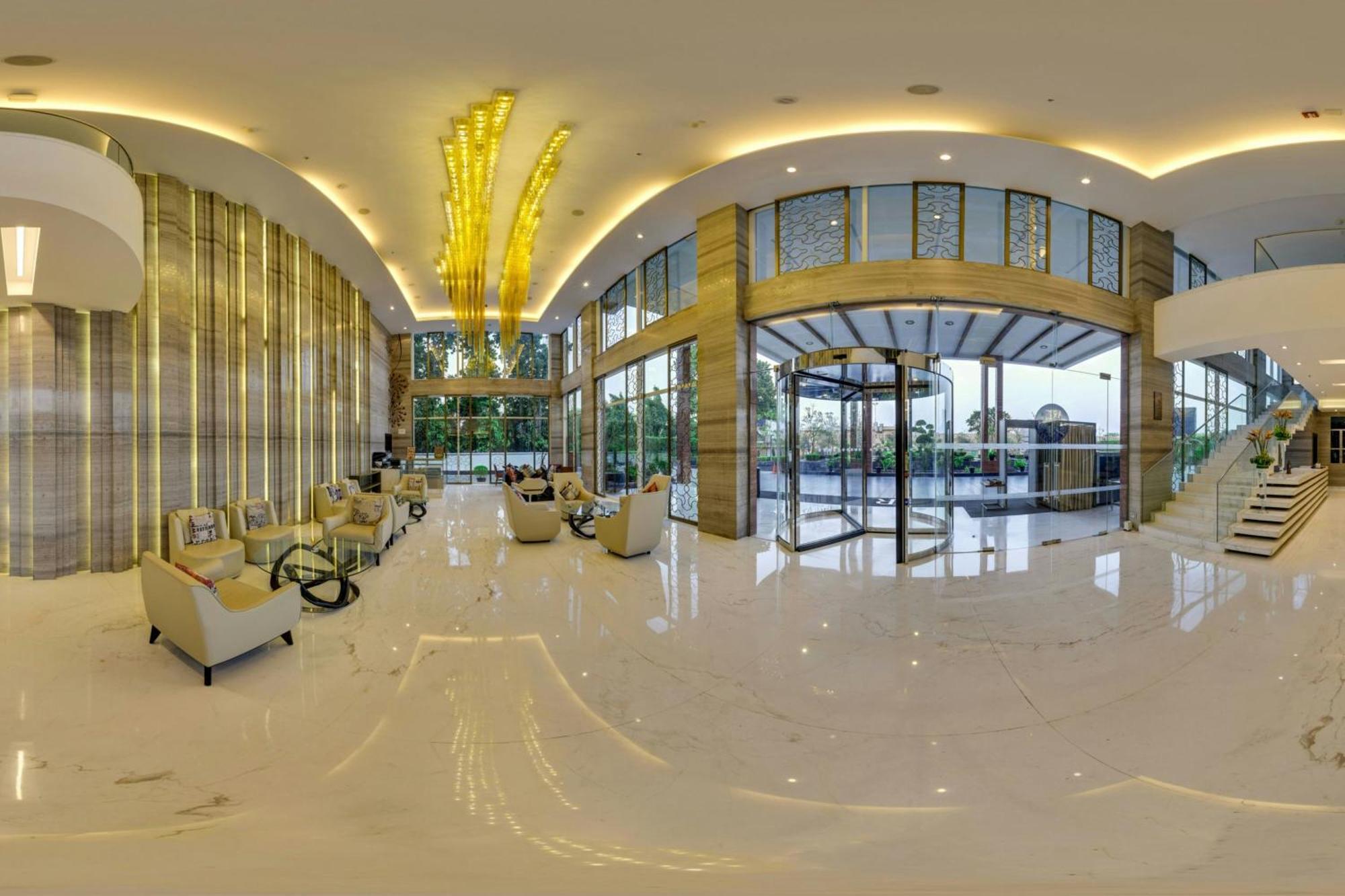 Renaissance Lucknow Hotel, Gomti Nagar Exteriör bild